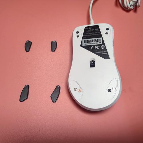 游戏鼠标底部散热与供电设计