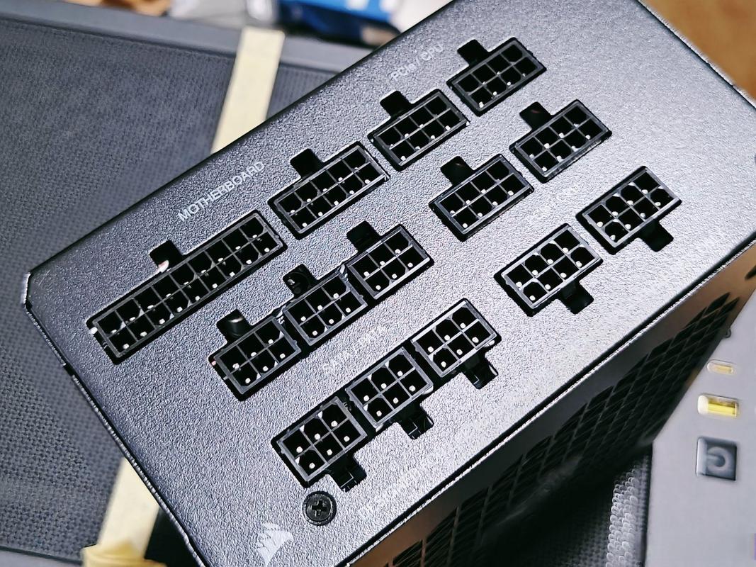 GAMEMAX RGB-1300 电源风扇散热设计