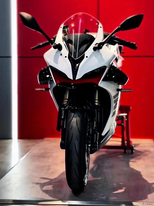 电源内部散热风扇细节