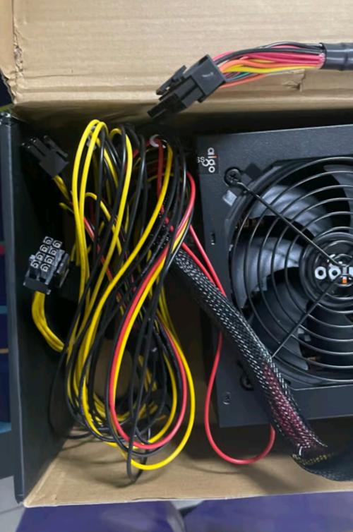 电源线材与接口特写