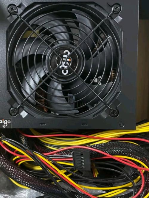 电脑机箱内部电源安装与线材