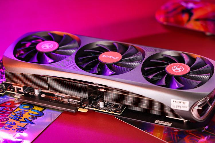 索泰RTX 4070 vs 华硕RTX 4060 Ti 深度对比