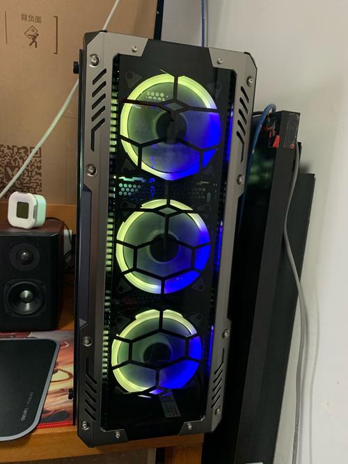 电源风扇与散热结构细节