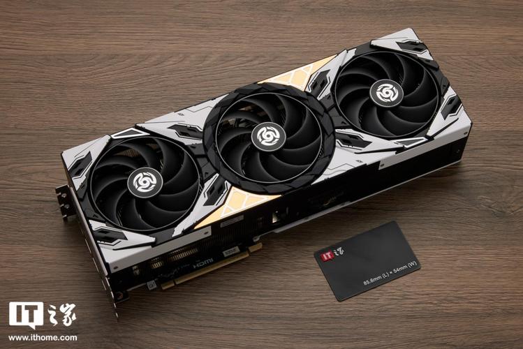 索泰RTX 5080天启OC vs EVGA GTX 960 SSC：跨越世代的显卡深度对比