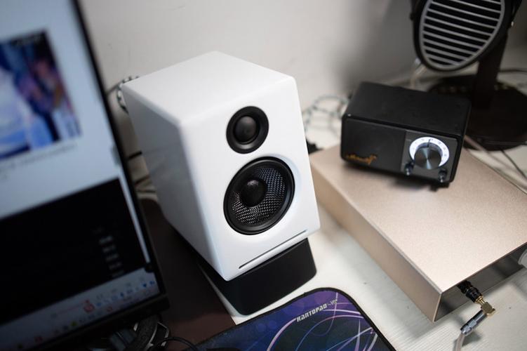 桌面HiFi音箱播放音乐效果