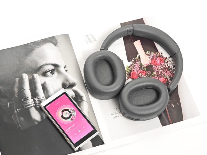 Compact speaker heat dissipation and power setup