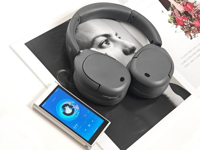 Smart speaker in home environment setup