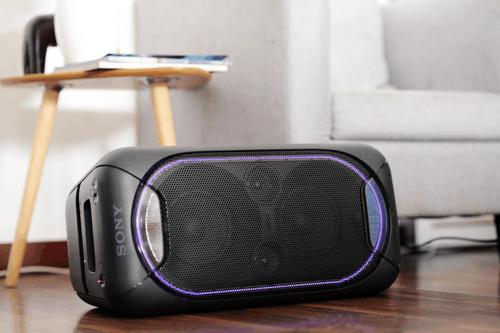 Portable speaker battery and power usage