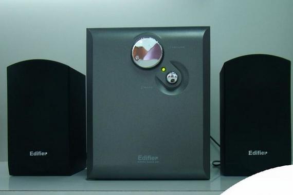 漫步者R231T(09) 2.1声道电脑音箱深度评测：入门级低音炮的经典之选