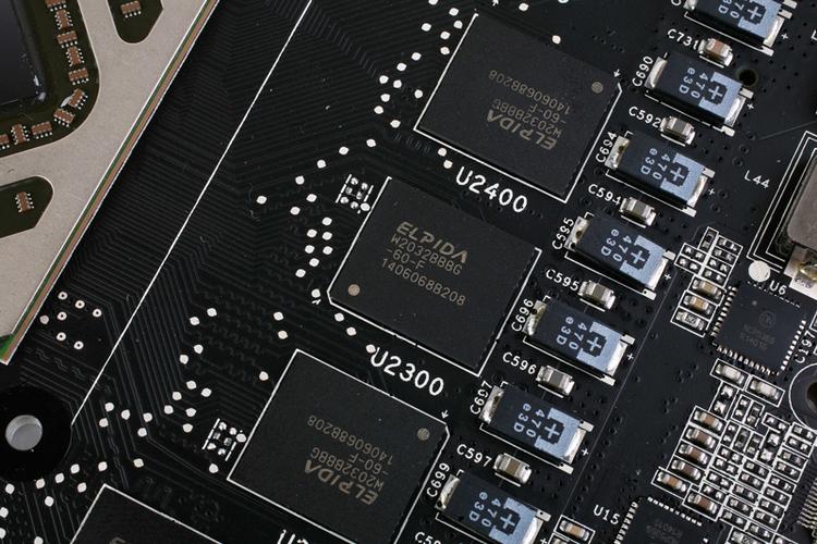 镭风R9 280X毒蜥Top-3GD5 vs 双敏火旋风2 HD5550大牛版 深度对比