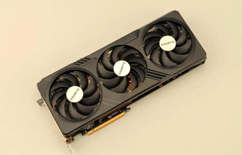 技嘉RX 7900 XT vs 华硕GTX 750Ti 深度对比：旗舰与经典的碰撞