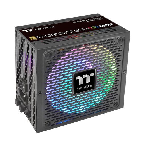 电脑电源柔性线缆连接器特写