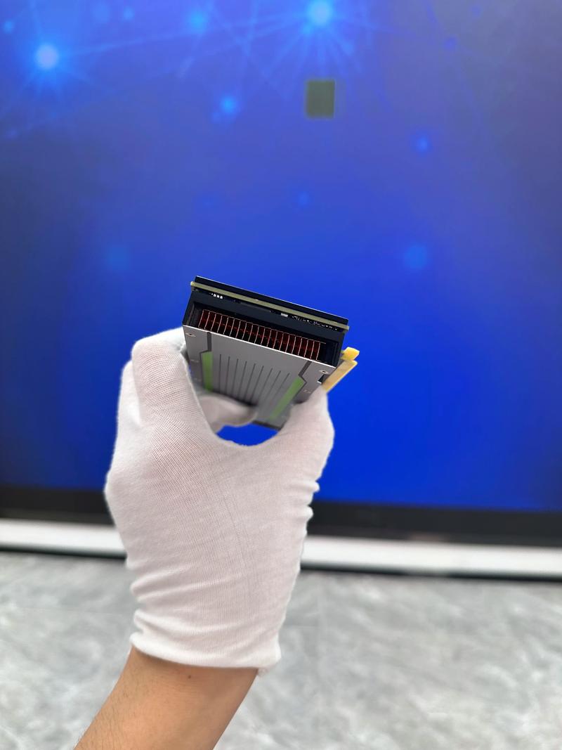 服务器低功耗 GPU 散热