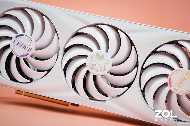 三风扇GPU散热设计细节