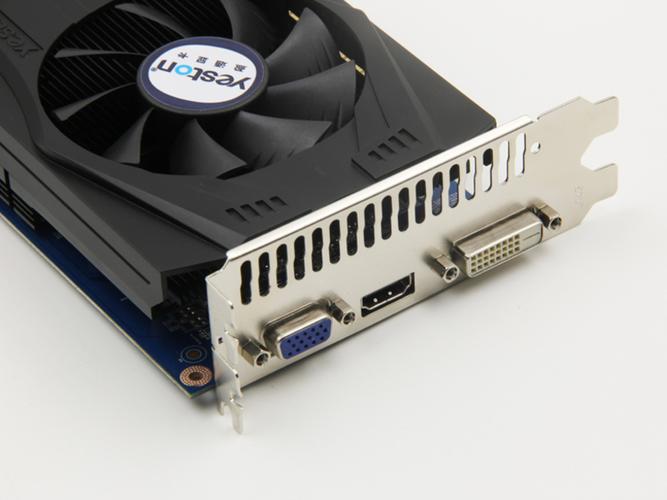 GDDR5显存颗粒与散热器细节