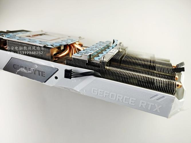 RTX 2080 SUPER显卡核心规格与芯片细节