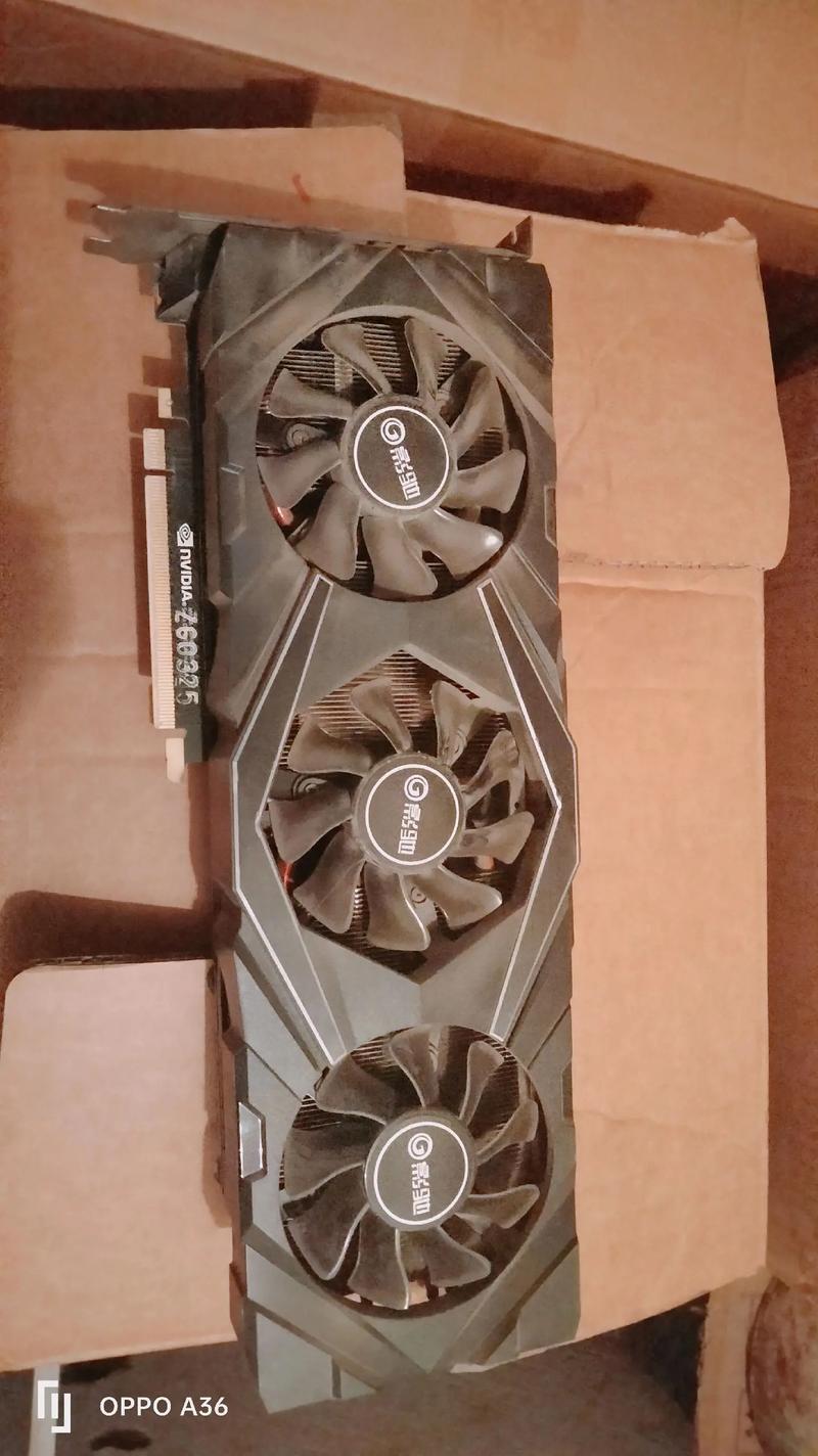 RTX 2080 Ti 显卡外观特写