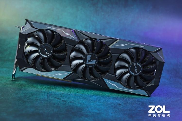 高端显卡安装在PC机箱内的设计展示