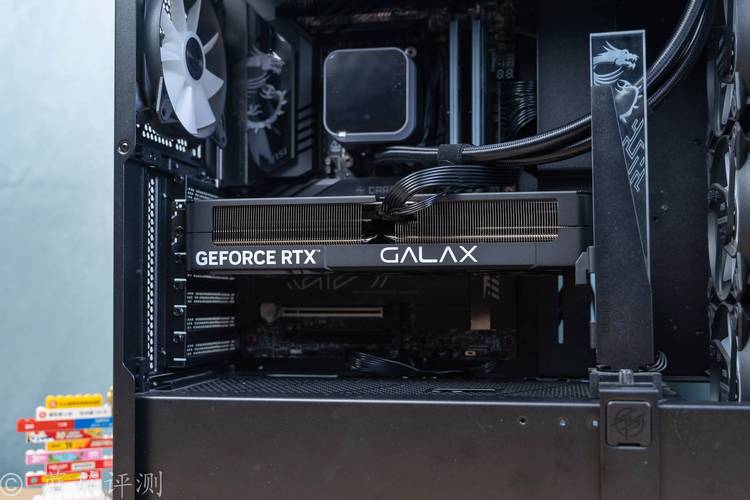 三风扇 RTX 显卡高负载运行
