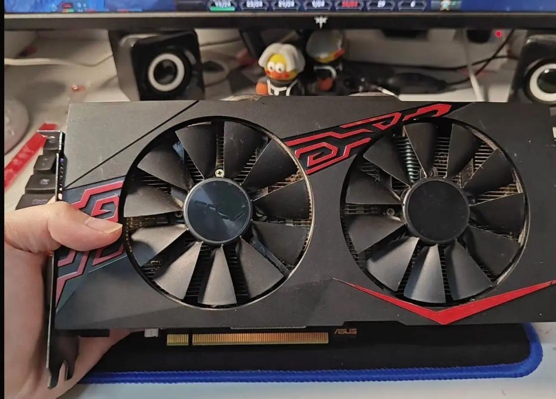 PC机箱内显卡安装展示