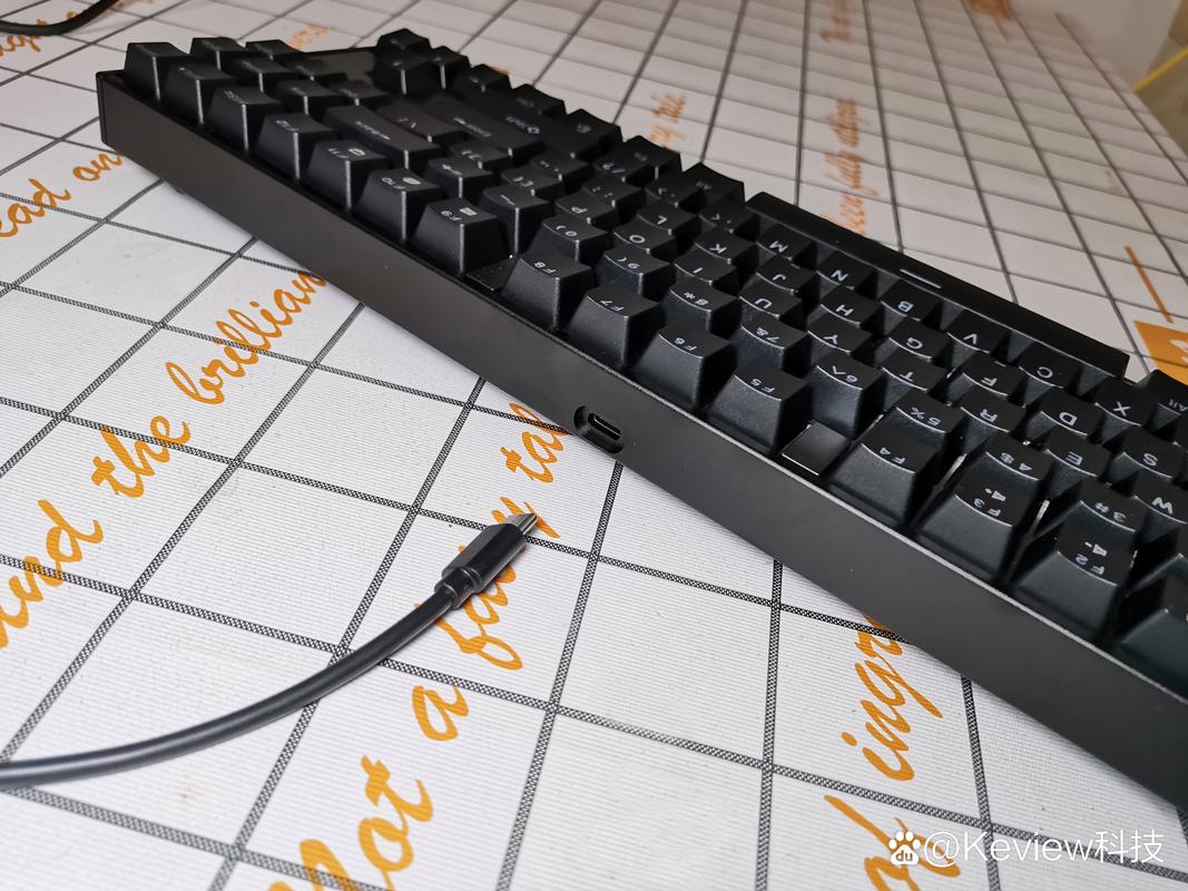 Reccazr S87Pro 茉莉段轴黑透微尘原厂：三模无线+1.14寸屏+8K回报率 高性价比机械键盘深度评测