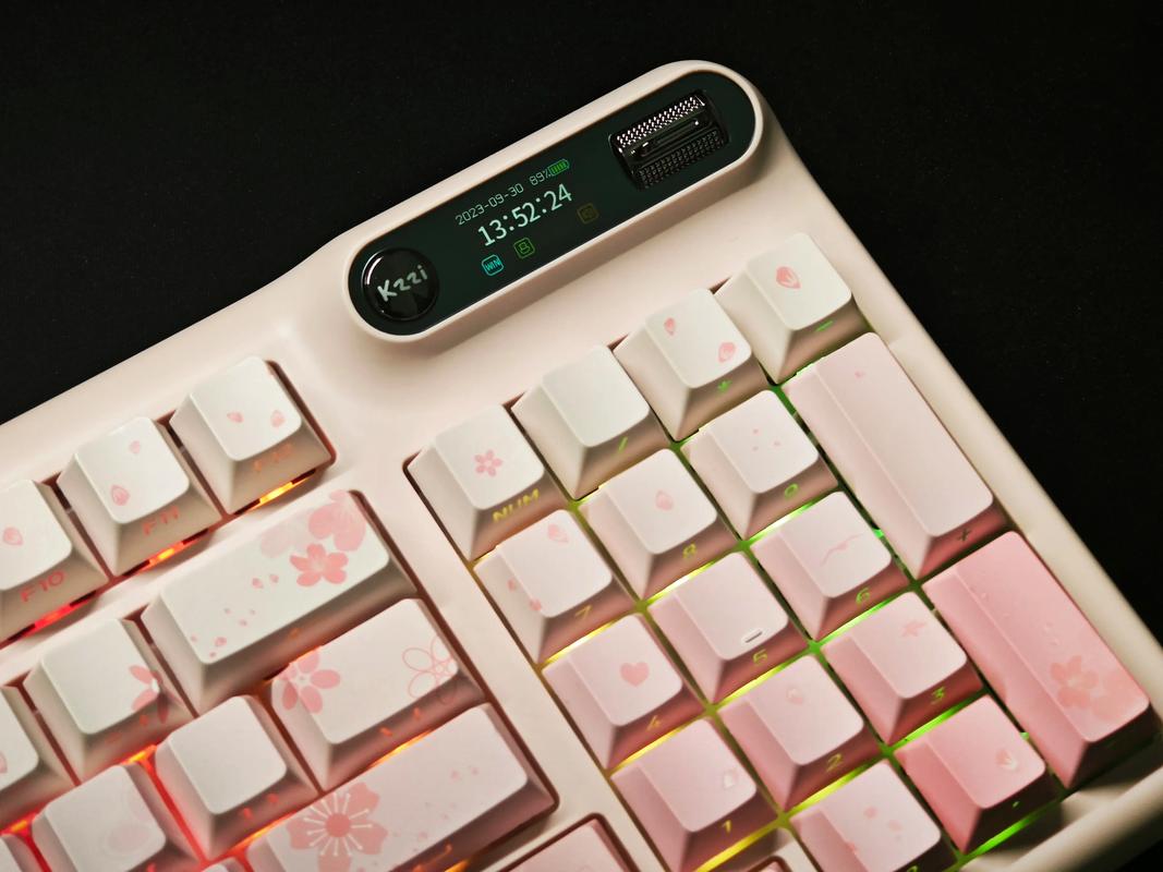 RGB灯效下的散热表现