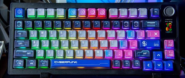 白色键盘多彩 RGB 背光展示