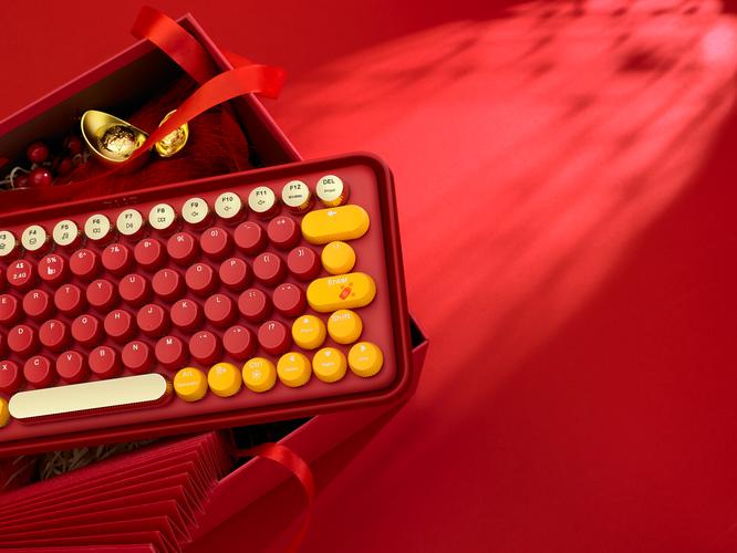 雷柏 ralemo Pre 5 键盘新春版评测：红色电镀颜值爆棚的79键多模机械键盘