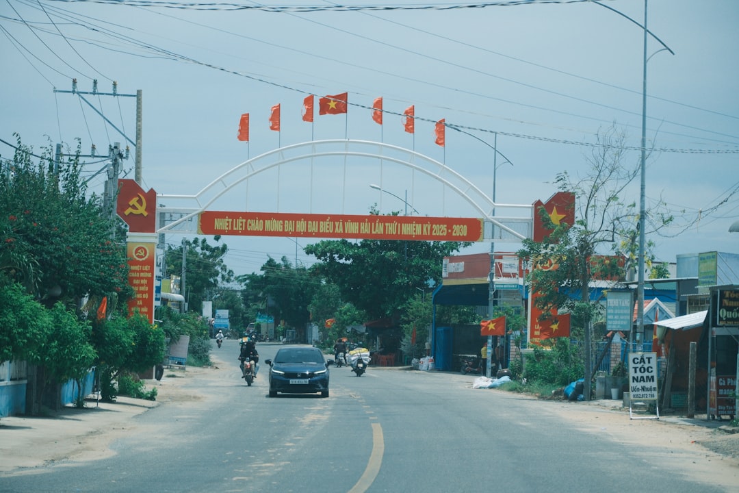 宁芝C103 有线静电容键盘深度评测：103键机械轴手感与多模连接的平衡之作