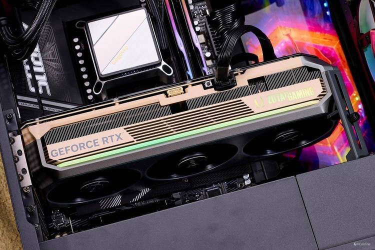 索泰RTX 5070 Ti 16GB AMP EXTREME INFINITY vs 七彩虹iGame GeForce RTX 2070 Neptune OC 深度对比