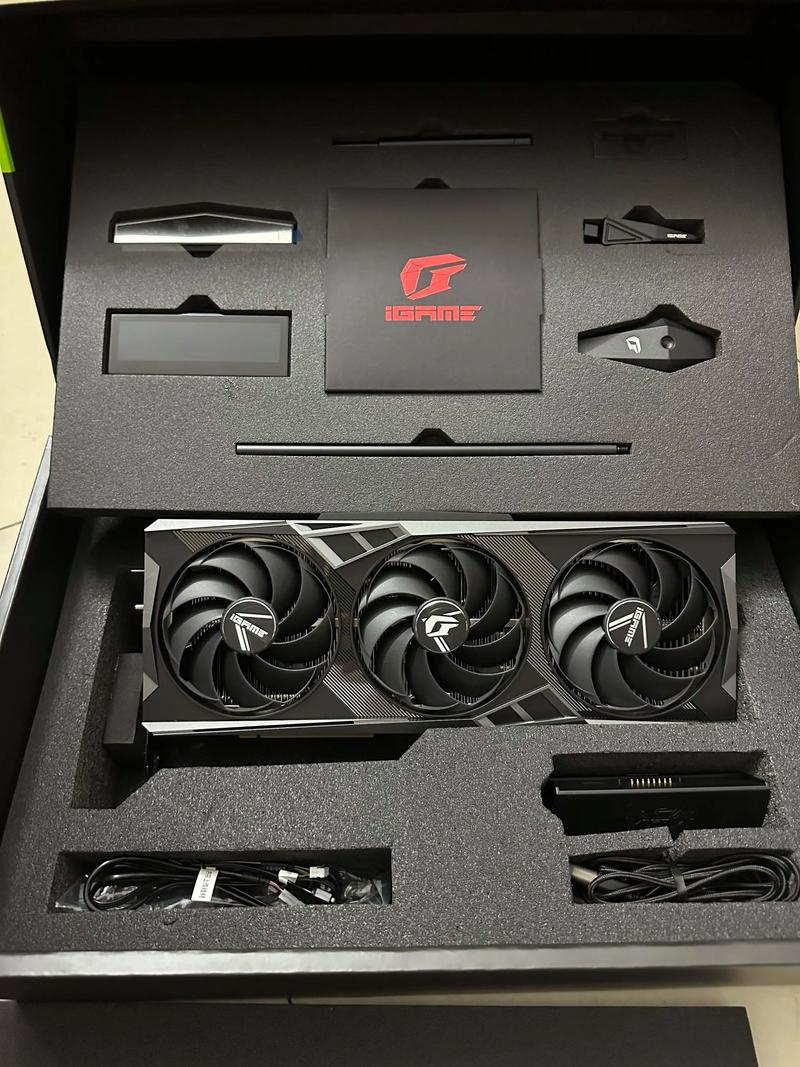 七彩虹RTX 4070 SUPER vs 华硕ROG RX 6700 XT 深度对比