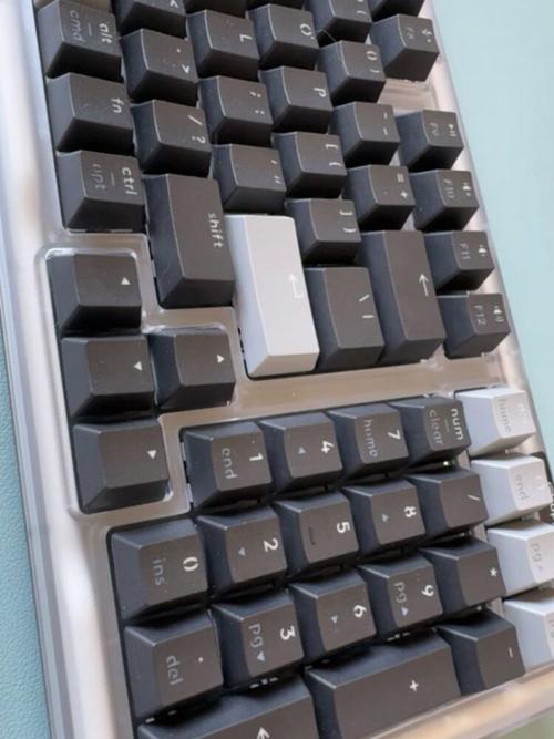 Logitech K98M 键盘功耗与电池表现