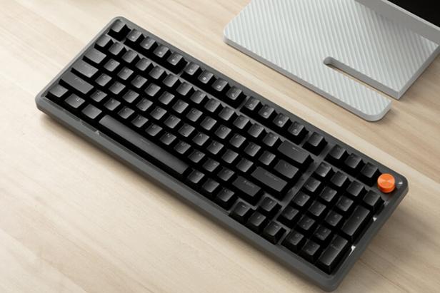 Backlit mechanical keyboard lighting and heat view