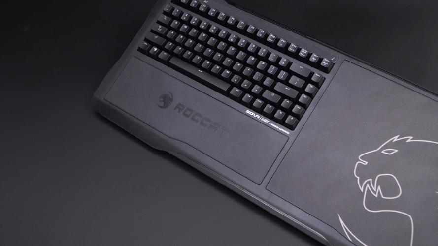 冰豹Sova机械版膝板键盘深度评测：客厅沙发游戏的终极利器