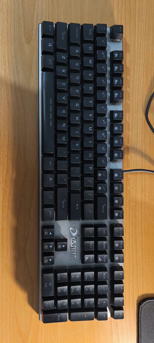 达尔优EK815S机械键盘评测：入门级青轴游戏键盘性价比之选