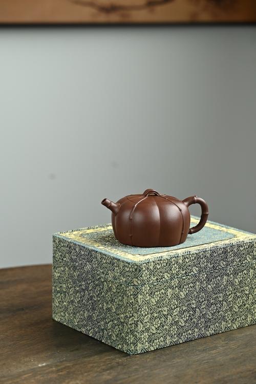 机械键盘RGB灯效细节