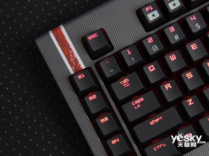 游戏键盘黑色设计