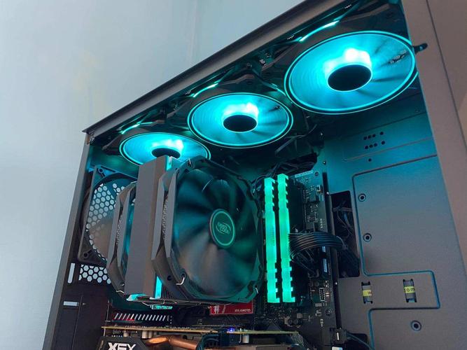 完整PC主机与风扇套装