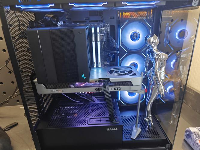 PC散热器安装后机箱内部美观效果