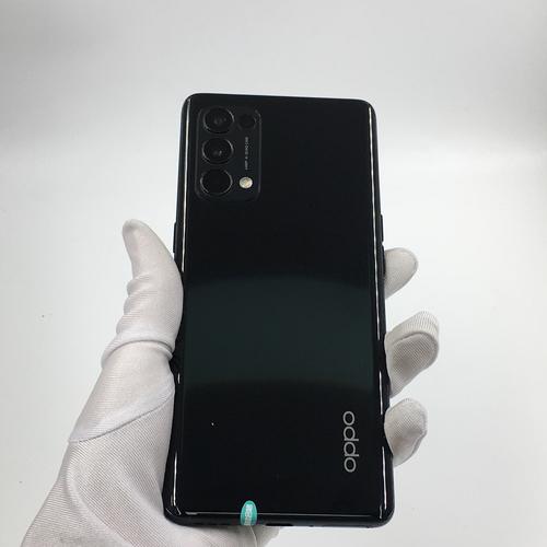 电脑风扇近距离细节