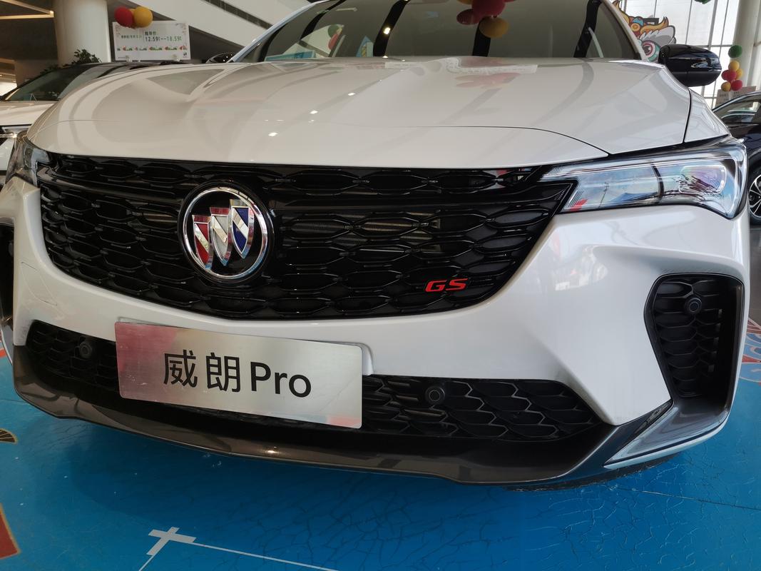 PC机箱内部风扇与组件