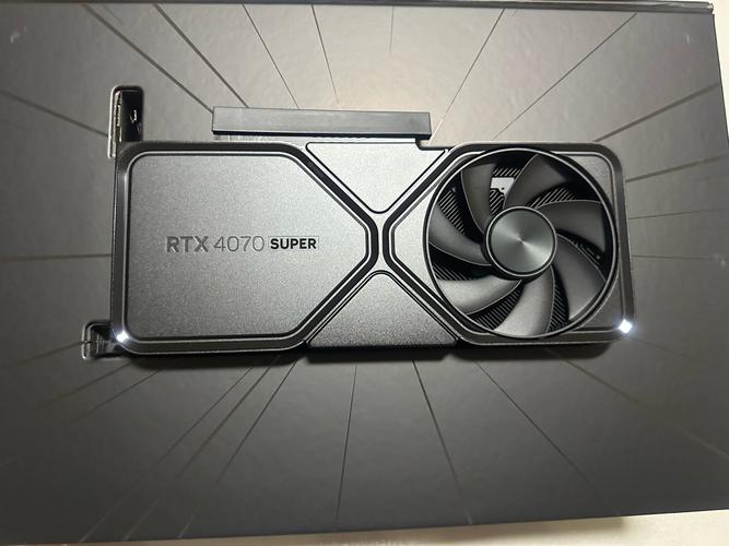 铭瑄 GeForce RTX4070 Super Turbo 12G vs 七彩虹 GT720 黄金版-1GD3 深度对比