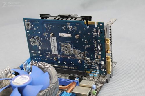 GTX 550 Ti 显卡规格展示