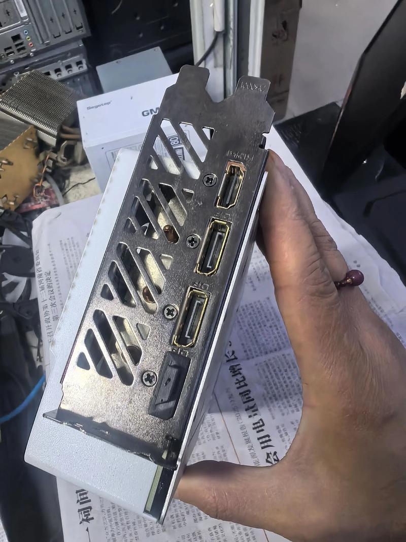 显卡三风扇散热系统