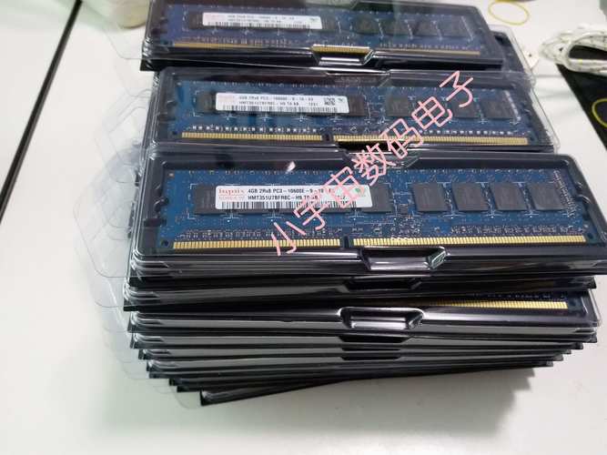 多条DDR3内存规格展示