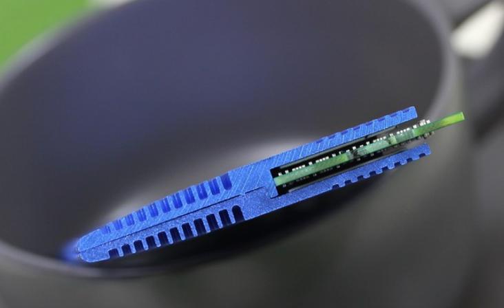DDR3内存模块散热片设计