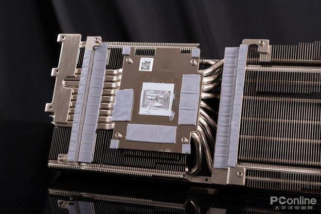 电脑硬件组件对比展示