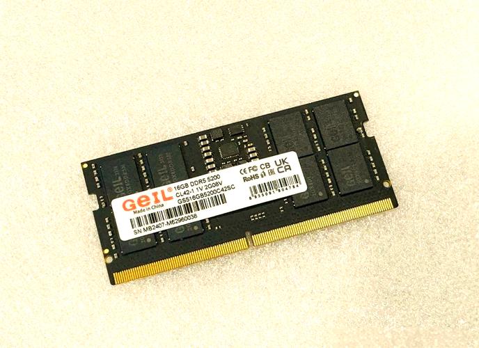 SODIMM DDR5 内存金手指细节