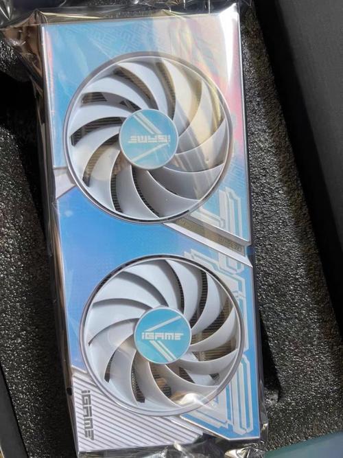 七彩虹RTX 4060 vs 迪兰R7 350 深度对比：入门与主流的对决