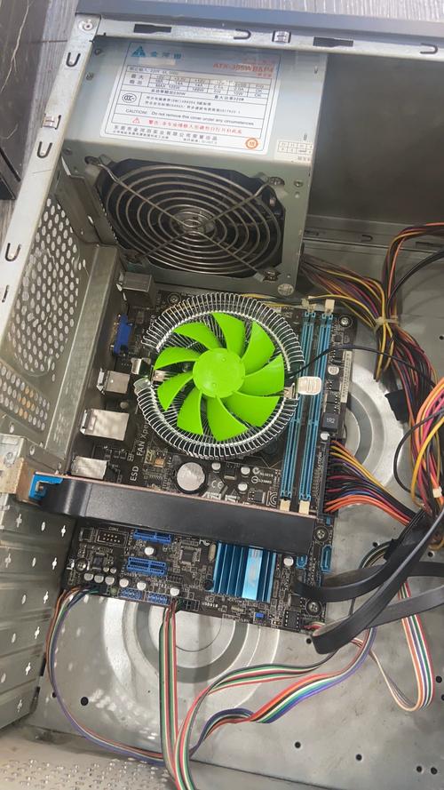 铭瑄 RX 580 JetStream 8G vs 索泰 GT720-1GD3 喵星版 VA 深度对比